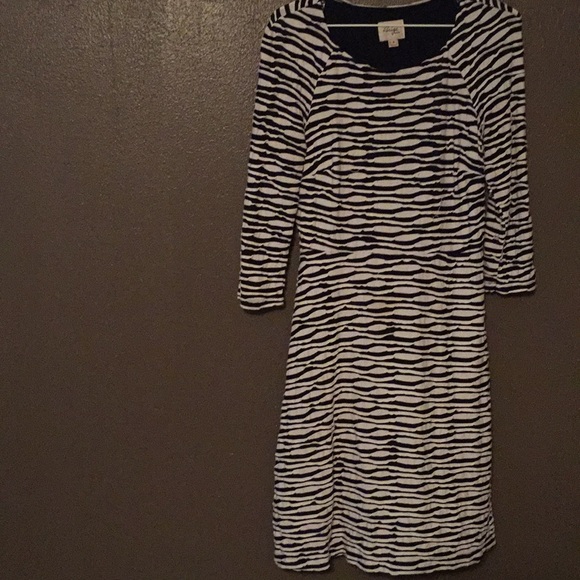 Dresses & Skirts - Navy and White Midi Dress